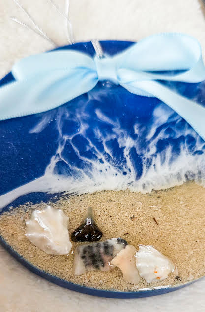 Shark Tooth Ornament (Bow)