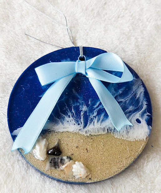 Shark Tooth Ornament (Bow)