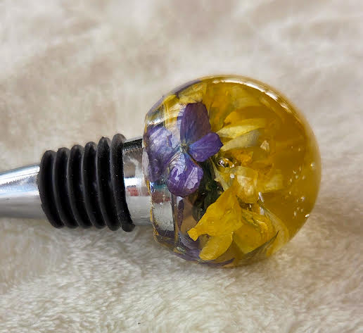 Round Wine Stopper- Yellow Mum/ Purple Hydrangea