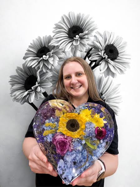 Floral Preservation Standing Heart